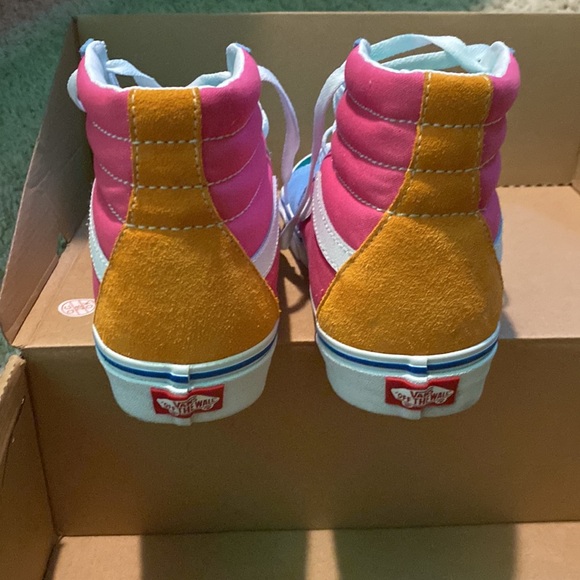 Sk8-Hi nine in men’s, 10 1/2 in women’s unisex - Picture 4 of 4